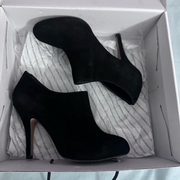 Women’s black Aldo suede shoes size US 8 - Picture 9 of 9